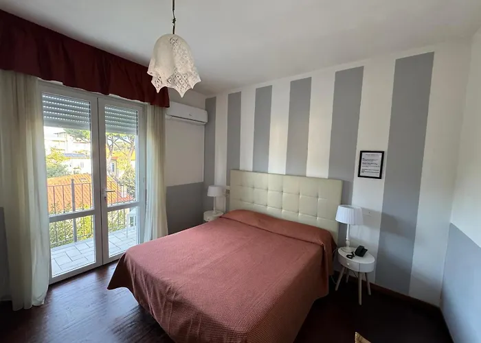 Le Focette فندق مارينا دي بييتراسانْت